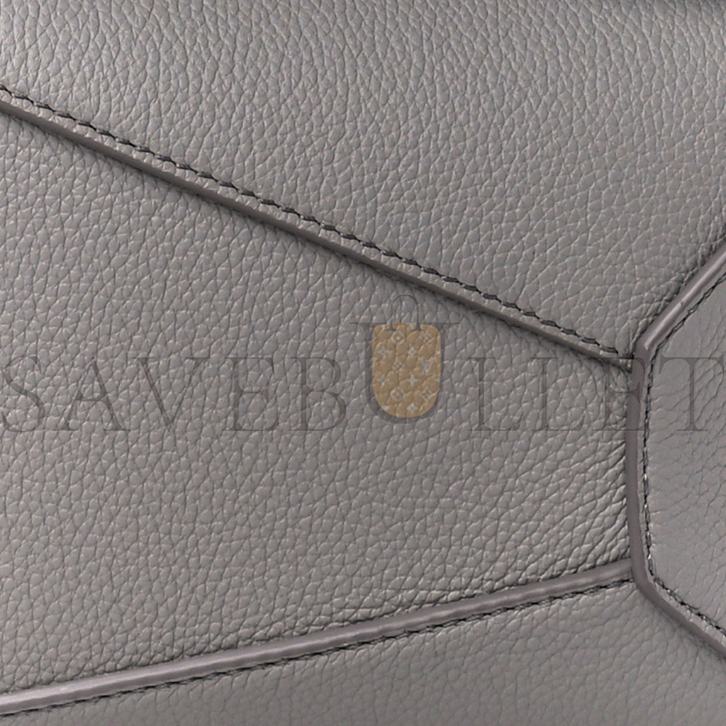 LOEWE SOFT GRAINED CALFSKIN SMALL PUZZLE EDGE BAG PEARL GREY (24*16.5*10.5cm) LOEWE SOFT GRAINED CALFSKIN SMALL PUZZLE EDGE BAG PEARL GREY (24*16.5*10.5cm)